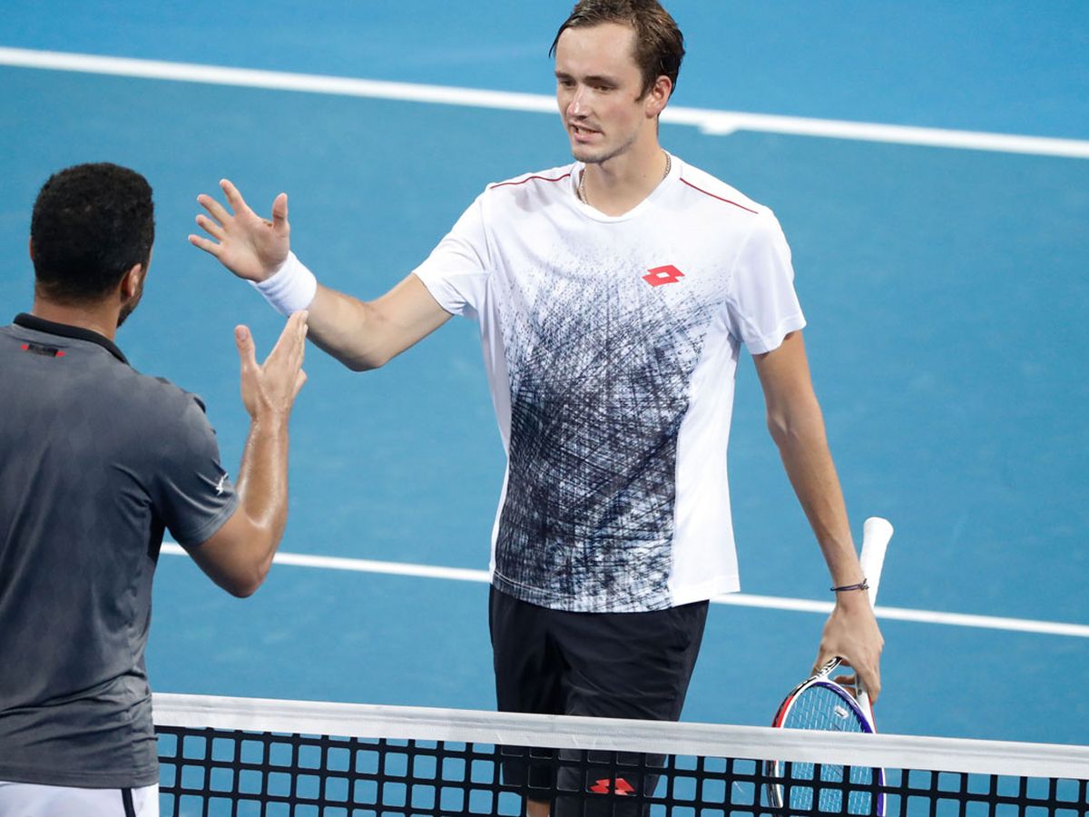 Цонга прыжок теннис. Медведев в Роттердаме финал. Tsonga 2010 Australian open. Прямые трансляция футбол хоккей теннис