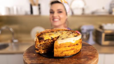 Jane de Graaff serves up an epic tortilla chilli con carne cake stack