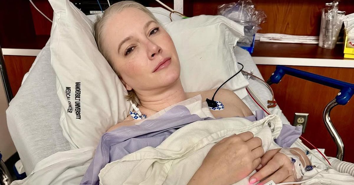 'Today I lost the war': TV star's emergency surgery after cancer battle