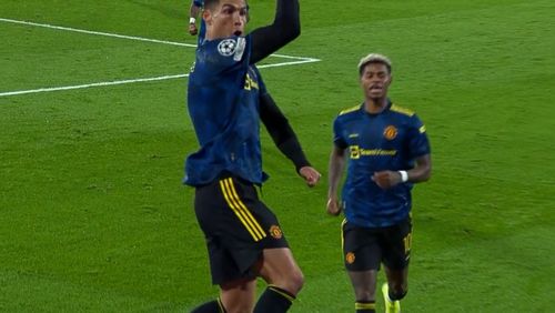 Cristiano Ronaldo fires Manchester United into Champions League last 16