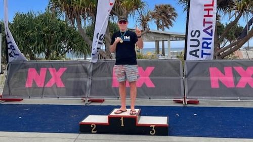 Parkes foi atropelado por um veículo na manhã de domingo enquanto andava de bicicleta.