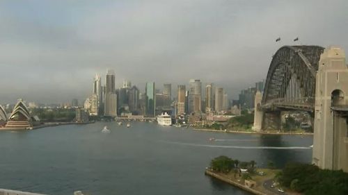 Smoke is filling the air in Sydney today from controlled burns in the Blue Mountains. (9NEWS)