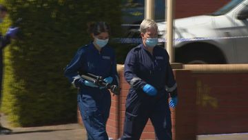 A suspected muffin shop thief has wound up dead on the side of the road in a regional Victorian town. The body of the man was discovered by an early morning walker in the gutter on Bridport Street in Daylesford. 