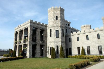 <strong>Kentucky Castle, Versailles</strong>