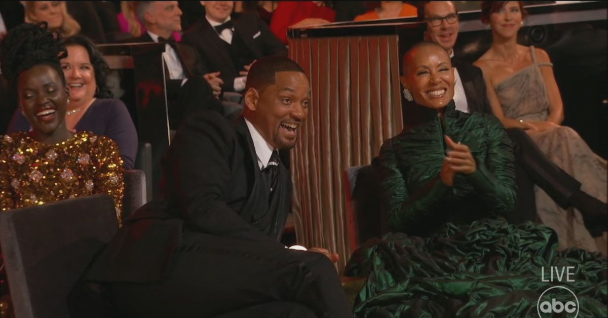 Oscars 22 Will Smith And Jada Pinkett Laugh Off Regina Hall S Joke About Open Marriage 9celebrity