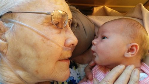 Newborn US baby meets her great grandmother for first time in touching photo