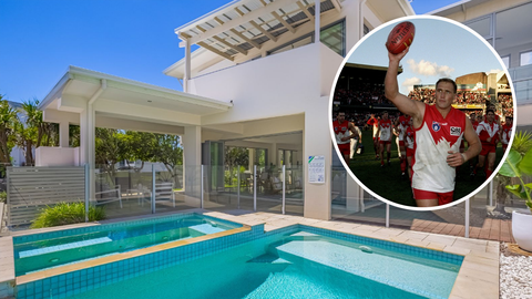 AFL great receives offer entertainer's home Kingscliff New South Wales