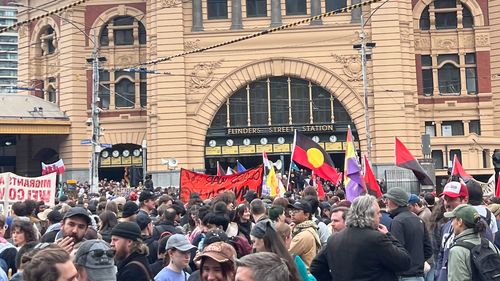Some scuffles broke out between opposing protesters in Melbourne CBD today.
