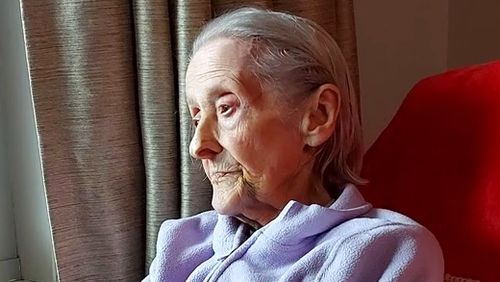 L'une de ses victimes était Joan Murray, 95 ans, atteinte de démence.