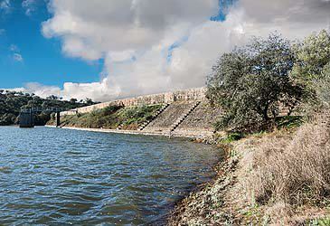 Which invaders constructed Spain's Cornalvo Dam?