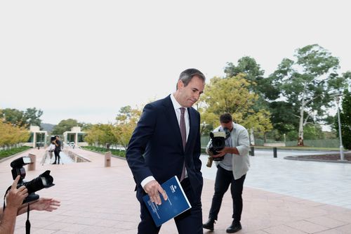 Maliye Bakanı Jim Chalmers, bütçe gününde Parlamento Binası'na geliyor.