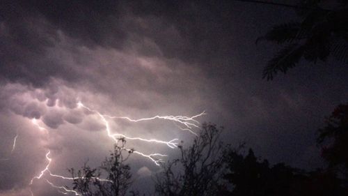 Severe thunderstorm warning cancelled after cells rolled over south-east Queensland 