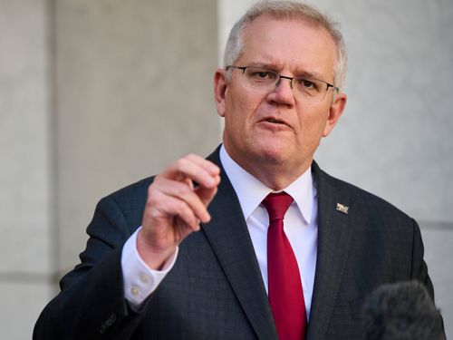 Premier Scott Morrison przemawia podczas konferencji prasowej na temat COVID-19