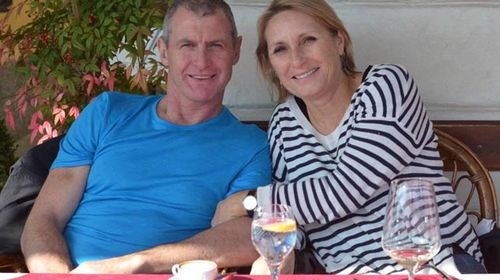 Former Adelaide Crows coach Phil Walsh with his wife Meredith. (AAP)