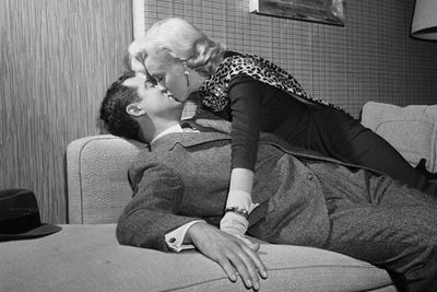 <i>Gentlemen Prefer Blondes</i> (1953)<br/><br/>In 1953 Marilyn Monroe got sexy on a couch in <i>Gentlemen Prefer Blondes</i>.