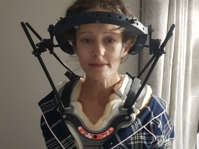 Mother hypermobility neck brace