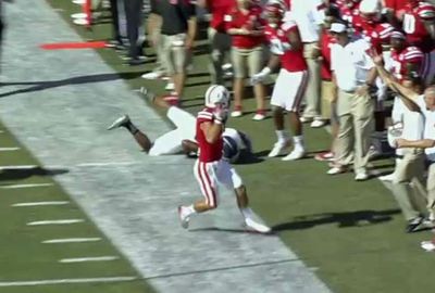 <b>Potential NFL superstar Jordan Westerkamp has grabbed an amazing behind-the-back catch during the US’ college football season.</b><br/><br/>The University of Nebraska player was lining-up against Florida Atlantic when he pulled off a miracle play early in the third quarter.<br/><br/>Finding himself in an awkward position, the wide-reciever reeled in a tipped pass behind his back to secure a remarkable third down. <br/><br/>Westerkamp's big grab ranks highly alongside some of the amazing moments in gridiron ...<br/><br/><br/>