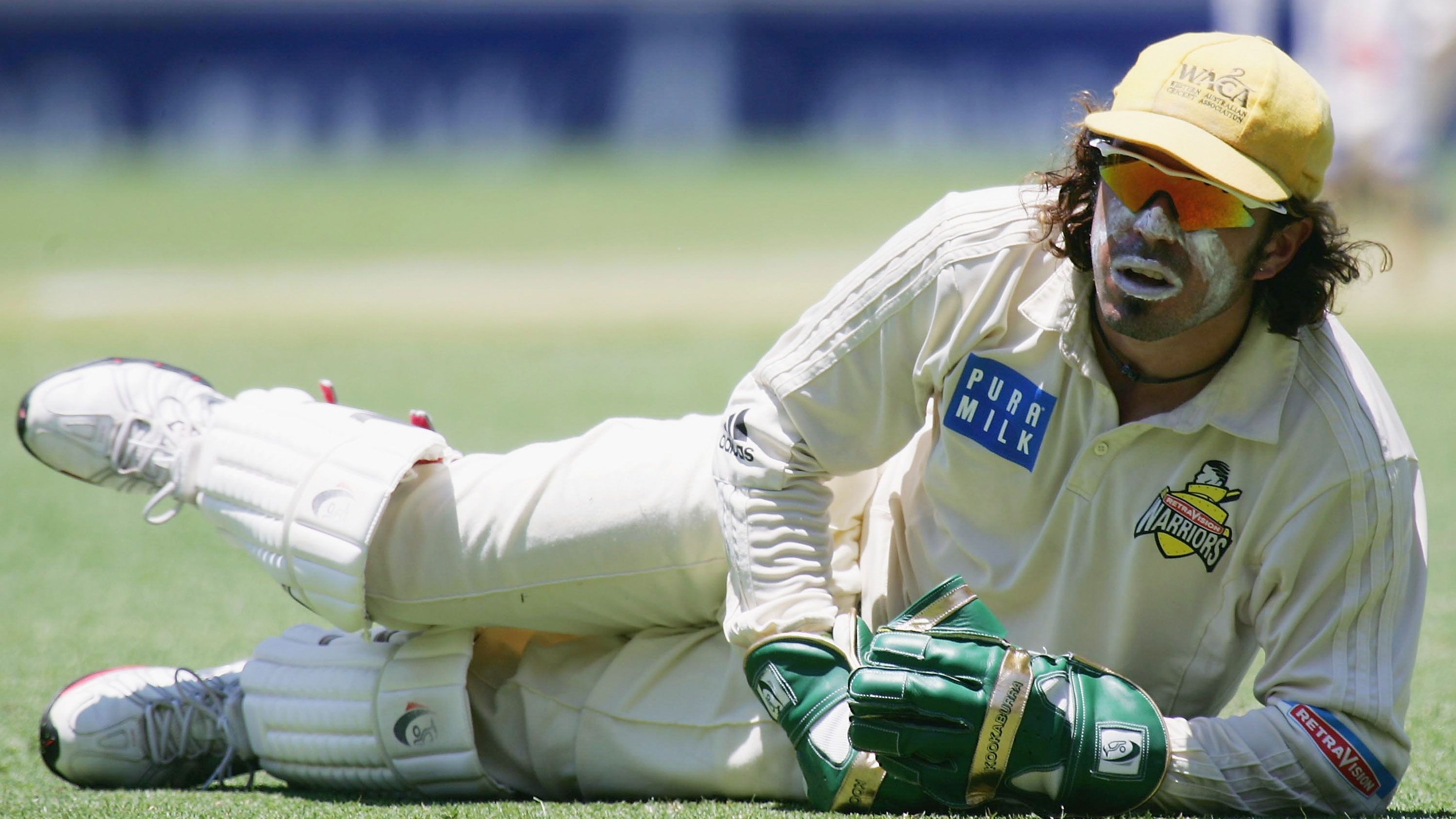 Wicket-keeper Ryan Campbell during day one of a Pura Cup Match between the Queensland Bulls and Western Warriors at the Gabba on December 17, 2005.
