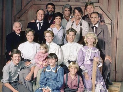 Little House: A New Beginning -- "Little House: Look Back to Yesterday" -- Pictured: (front row l-r) Lindsay Kennedy as Jeb Carter, Shannen Doherty as Jenny Wilder, David Friedman as Jason Carter (2nd row l-r) Pamela Roylance as Sarah Carter, Melissa Gilbert as Laura Ingalls Wilder, Leslie Landon as Etta Plum, Allison Balson as Nancy Oleson (3rd row l-r)  Dabbs Greer as Reverend Robert Alden, Kevin Hagen as Dr. Hiram Baker, Matthew Laborteaux as Albert Quinn Ingalls, Stan Ivar as John Carter, Ri