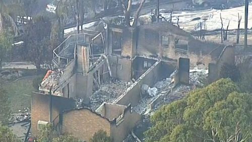 A home gutted in the bushfire. (9NEWS)