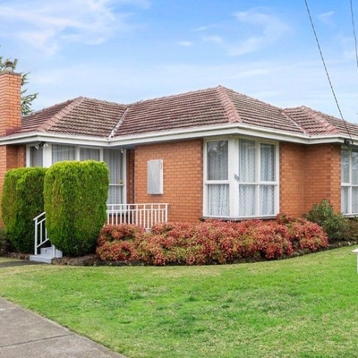 Buyer does a deal for Bundoora investment property minutes after first viewing