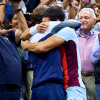 Alcaraz embraces champion coach