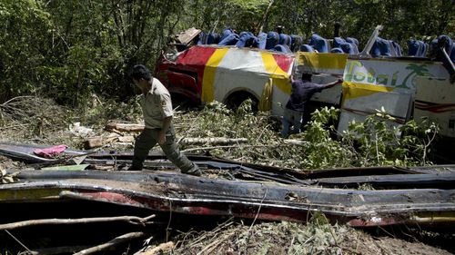 Bus crash kills at least 25 in Bolivia