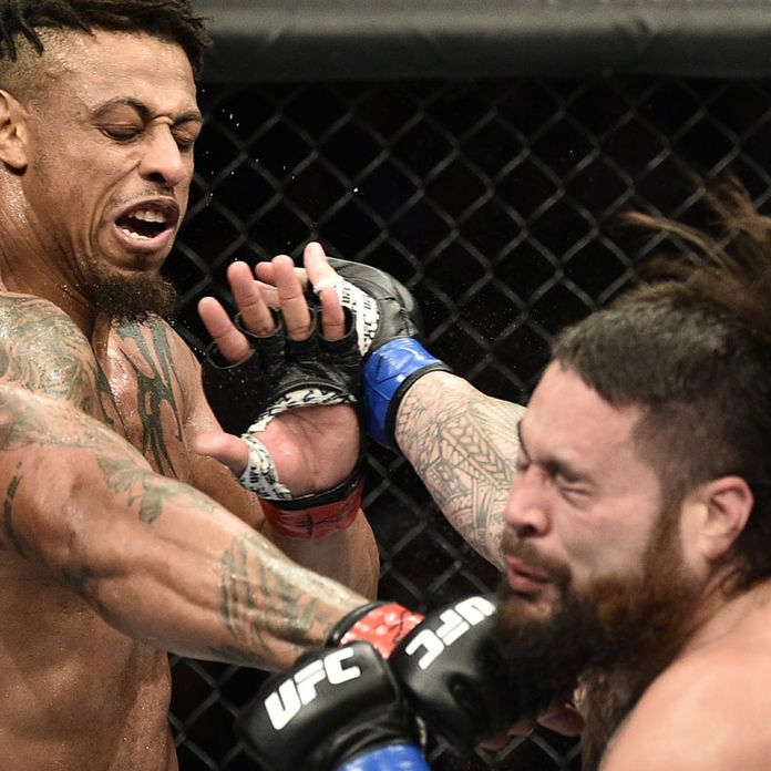 Greg Hardy Win vs. Ben Sosoli Changed to No Contest over Illegal