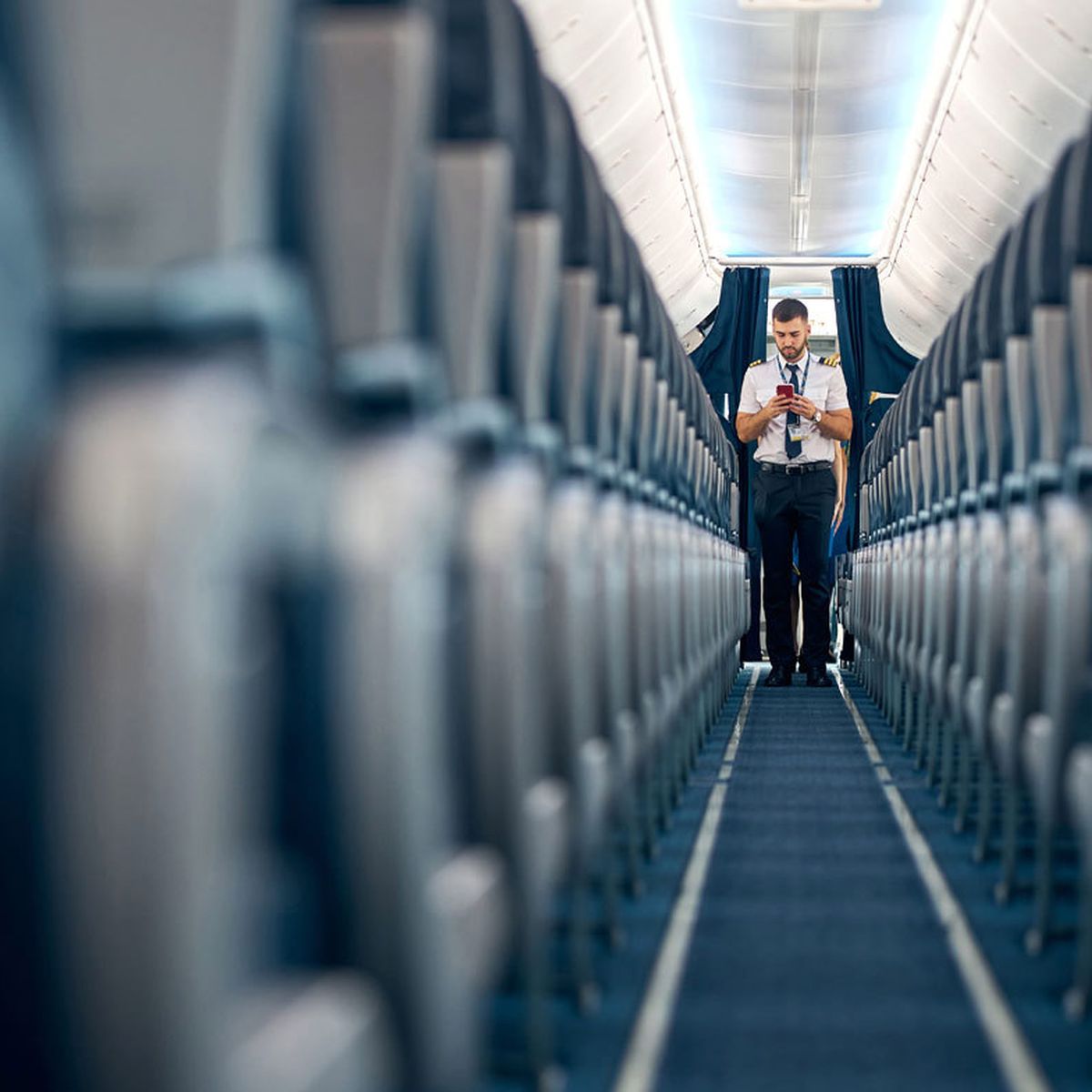 Why reclining seats are vanishing from airplanes