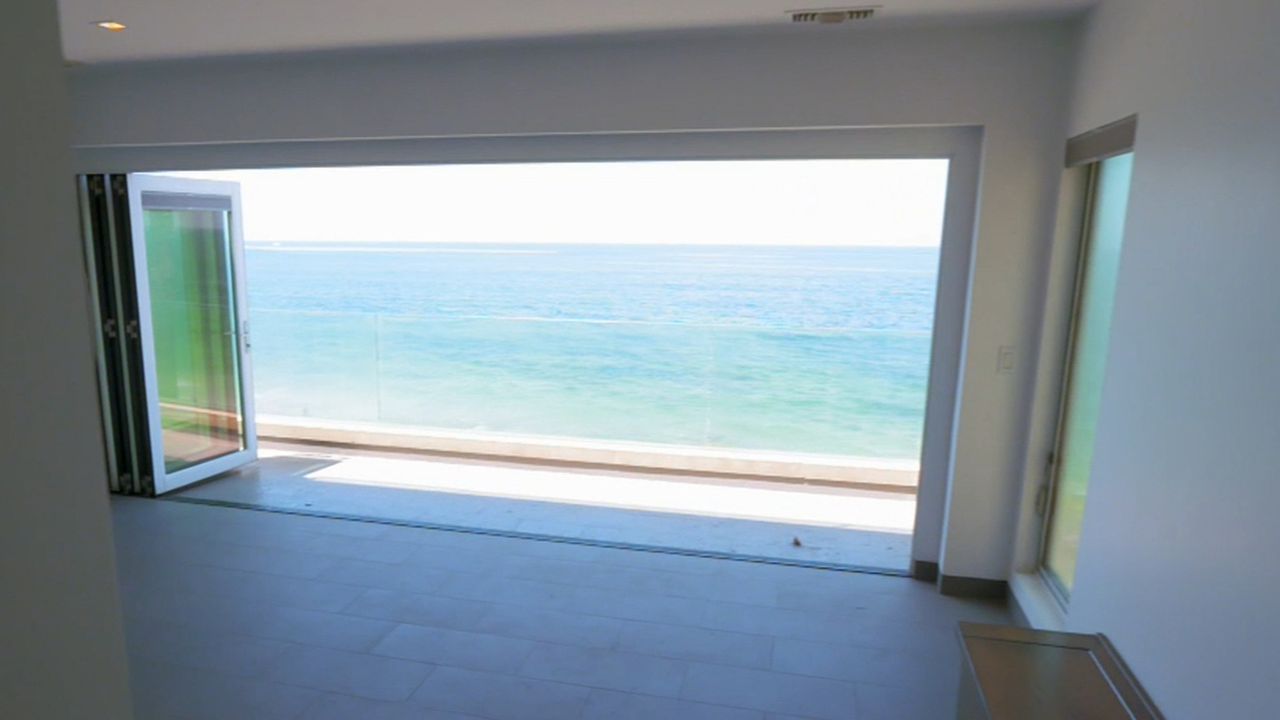Watch Christina On The Coast - Season 3 - Ep 1 Midcentury Boho Home | 9Now