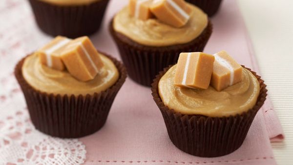 Chocolate and caramel cupcakes