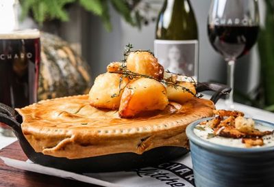 Recipe:&nbsp;<a href="http://kitchen.nine.com.au/2016/05/20/10/36/beef-and-guinness-pie" target="_top">Beef and Guinness pie<br />
</a>