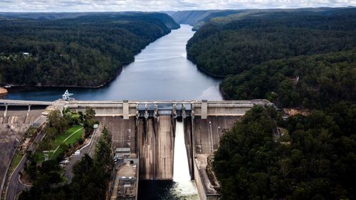 Sydney Water workers threaten to strike, premier warns of disruptions - 9News