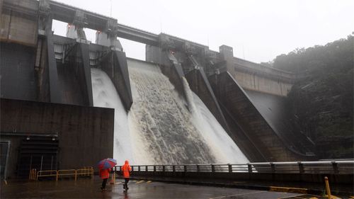 mise à jour météo nsw ;  inondations du barrage de warragamba déversements