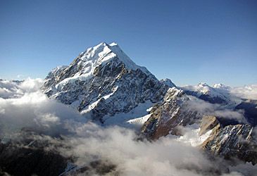 What is the Maori name of New Zealand's tallest mountain, Mt Cook?