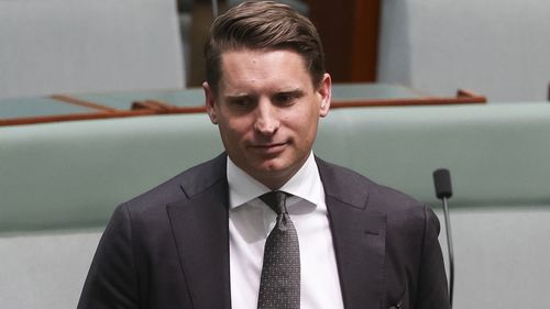 Ministro-sombra de Assuntos Internos, Andrew Hastie, na Câmara dos Representantes, no Parlamento em Canberra, na segunda-feira, 1º de setembro de 2025. fedpol Foto: Alex Ellinghausen