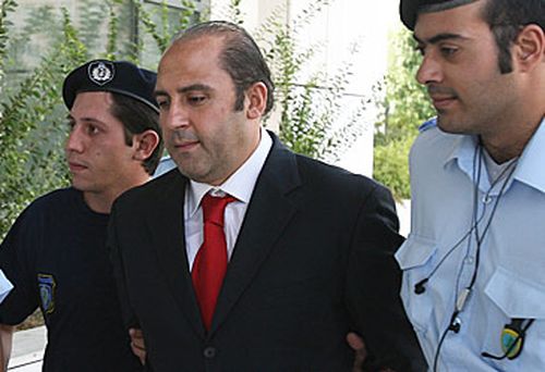 Tony Mokbel and Greek police (AAP)