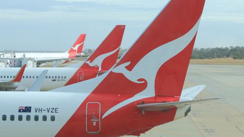 Qantas flight forced to turn back after 'engineering issue'