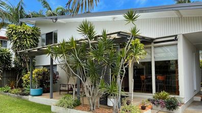 Beach Houses Urangan Queensland bargain