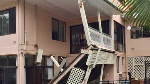 Nine people were injured in the Brisbane balcony collapse. (Twitter / @HowieBennett9)