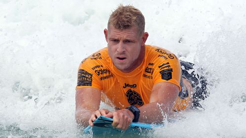 Mick Fanning to make 2016 ‘personal year’ with break from World Tour