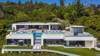 1251 Tower Grove Dr, Beverly Hills mansion for sale American real estate expensive design
