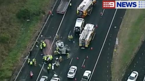 Sydney motorway crash backs up traffic for 14km