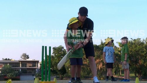 Warner will travel around the Top End to meet with budding cricketers. (9NEWS)