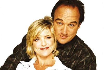 Not only did this sitcom have the incredibly hot Courtney Thorne-Smith married to Jim Belushi, it gave them five kids. Taking into account that two are twins, that means we're supposed to believe someone like Courtney did it with someone like Jim at least four times.