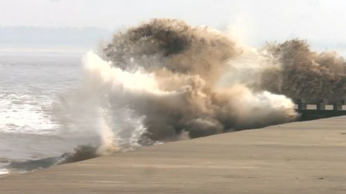 The bore generated waves up to 13 metres high. (CCTV)