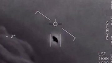Screenshot of infrared radar footage of the UFO captured from a Navy fighter jet.