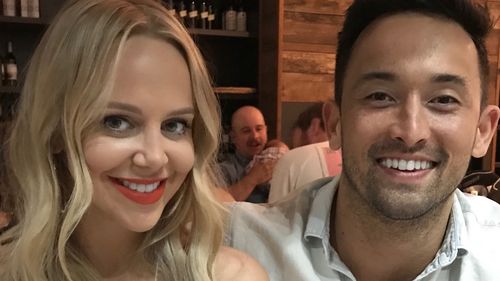 Cassandra Lin (a sinistra), ha rivelato che il suo ex marito Steven Lin (a destra) aveva avuto un figlio alle sue spalle.