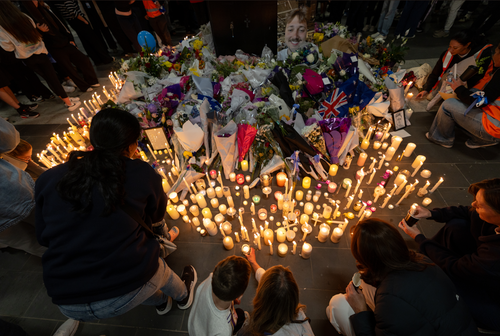 Migliaia di persone sono rimaste in silenzio durante una veglia ieri sera per onorare il 22enne Aidan Becker, presumibilmente ucciso da quattro adolescenti mentre cercava di aiutare un ragazzo più giovane che sarebbe stato derubato alla stazione di Mernda venerdì 6 marzo.