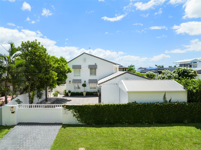 Influencers Chloe Szep and Mitch Orval make $900,000 profit on sale of Gold Coast home in under a year